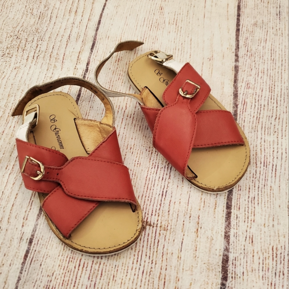Giovanni Junior red & white sandals sz 24 (US 8)